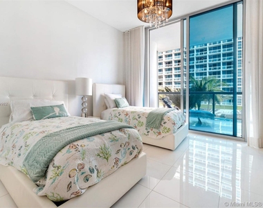 6799 Collins Ave - Photo Thumbnail 14