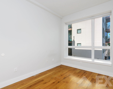 410 Lexington Avenue - Photo Thumbnail 4