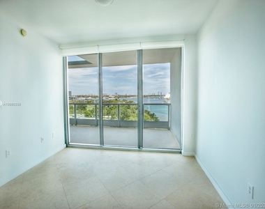 900 Biscayne Blvd - Photo Thumbnail 12