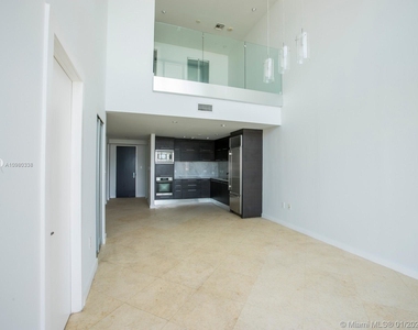 900 Biscayne Blvd - Photo Thumbnail 2