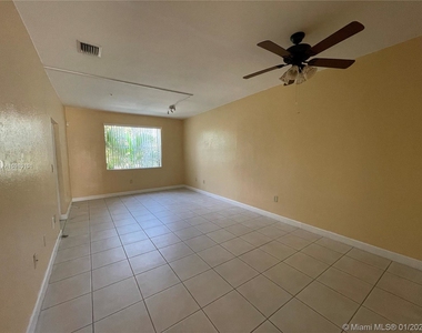 7080 Nw 177 St - Photo Thumbnail 1