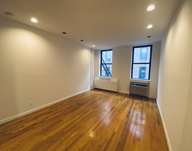 246 West 22 - Photo Thumbnail 1