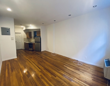 246 West 22 - Photo Thumbnail 1