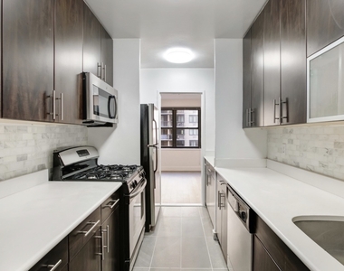 120 East 34 Streert - Photo Thumbnail 2