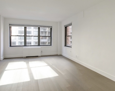 120 East 34 Streert - Photo Thumbnail 6