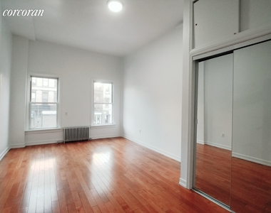 1011 Manhattan Avenue - Photo Thumbnail 1