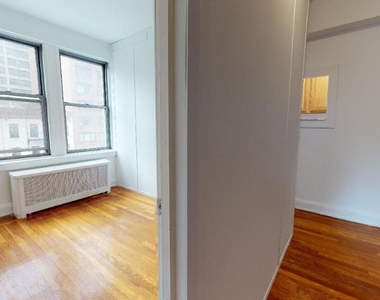 301 East 38th Street ZIP 10016 - Photo Thumbnail 6