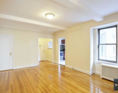 301 East 38th Street ZIP 10016 - Photo Thumbnail 0