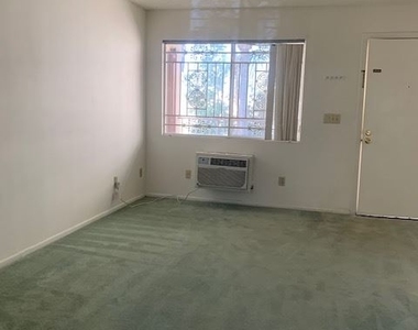 974 Figueroa Terrace - Photo Thumbnail 3