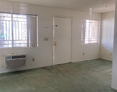 974 Figueroa Terrace - Photo Thumbnail 1