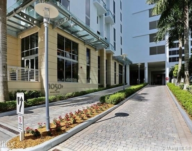 1050 Brickell Ave - Photo Thumbnail 12