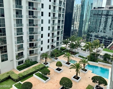 1050 Brickell Ave - Photo Thumbnail 6