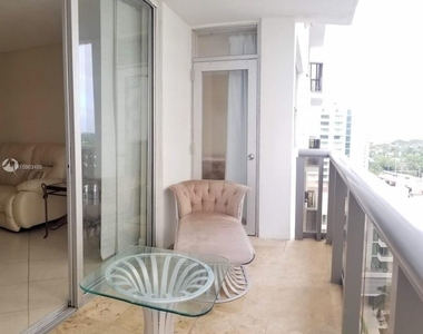 6039 Collins Ave - Photo Thumbnail 15