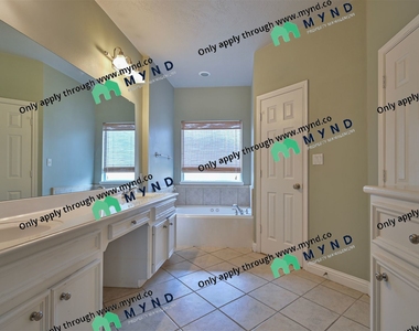 1304 Dart St Apt D - Photo Thumbnail 22