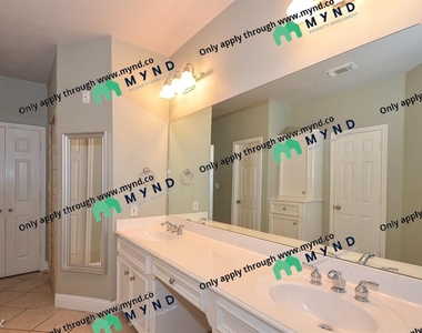 1304 Dart St Apt D - Photo Thumbnail 17