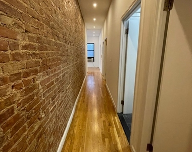 1297 Lexington Avenue - Photo Thumbnail 1