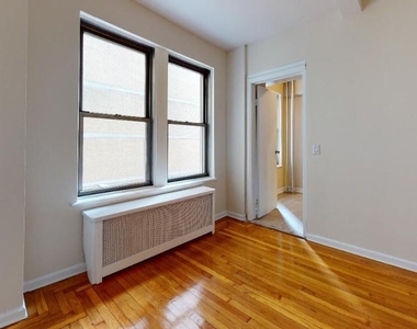 301 EAST 38TH STREET - Photo Thumbnail 6