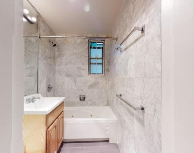 301 EAST 38TH STREET - Photo Thumbnail 7