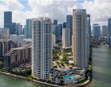 808 Brickell Key Dr - Photo Thumbnail 12