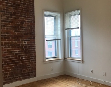 1504 Lexington Avenue - Photo Thumbnail 5