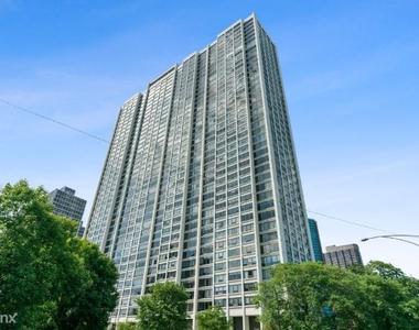 2800 North Lake Shore Drive West 2907 - Photo Thumbnail 16