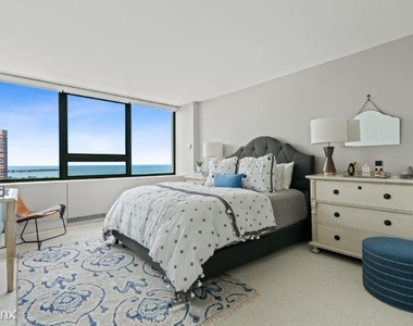 2800 North Lake Shore Drive West 2907 - Photo Thumbnail 7