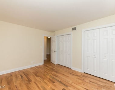 555 W Arlington Pl 401 - Photo Thumbnail 7