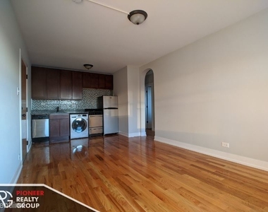 550 W Arlington Pl 710 - Photo Thumbnail 1