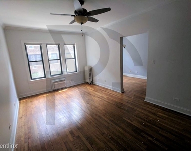 748 W Addison St 1s - Photo Thumbnail 0