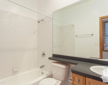 1326 W Diversey Ave 1 - Photo Thumbnail 6