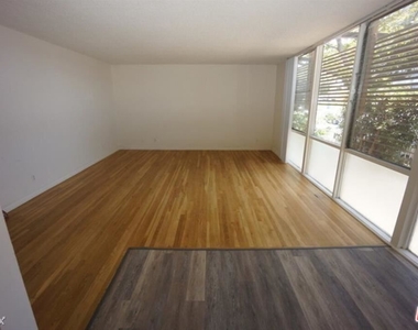 11133 Rose Ave Apt 11 - Photo Thumbnail 5