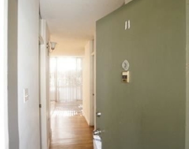 11133 Rose Ave Apt 11 - Photo Thumbnail 1