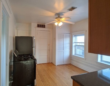 2475 N Clybourn Ave 3f - Photo Thumbnail 6