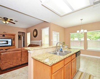 4706 Torrington Court - Photo Thumbnail 9