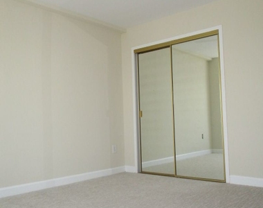 1121 Arlington Blvd Unit 931 - Photo Thumbnail 8