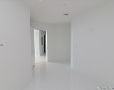 851 Ne 1st Ave Unit 2606 - Photo Thumbnail 1