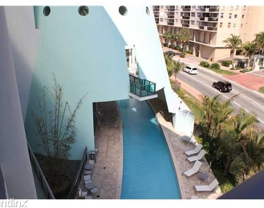 6000 Collins Ave - Photo Thumbnail 7