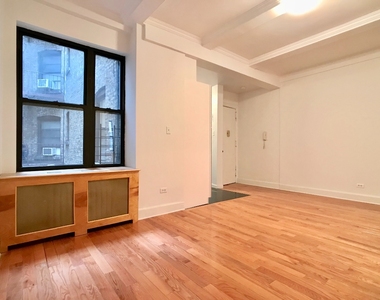 115 West 71st Street - Photo Thumbnail 3