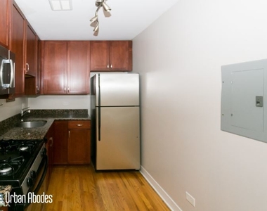 625 W Wrightwood Ave 410 - Photo Thumbnail 2