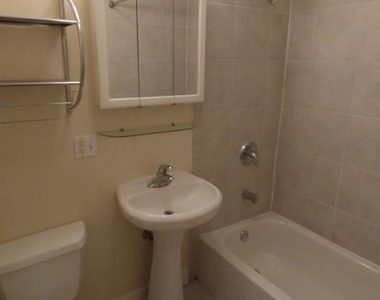 2642 W Foster Ave 105 - Photo Thumbnail 2