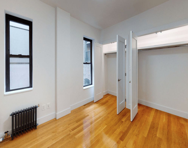 214 West 21st Street - Photo Thumbnail 3