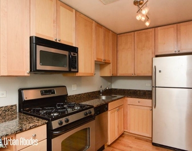 625 W Wrightwood Ave 208 - Photo Thumbnail 2