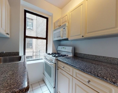 78 West 11th Street - Photo Thumbnail 5