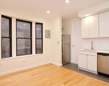 570 West 182nd Street - Photo Thumbnail 2