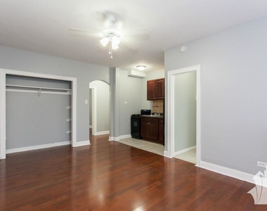 6930 N Greenview - Photo Thumbnail 4