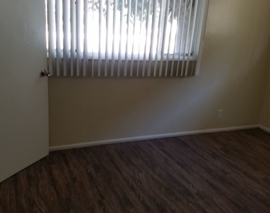 222 N San Antonio Ave - Photo Thumbnail 10