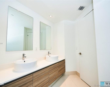 121 Ne 34th St 3104 - Photo Thumbnail 21