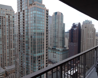 10 E Ontario St Apt 3810 - Photo Thumbnail 9