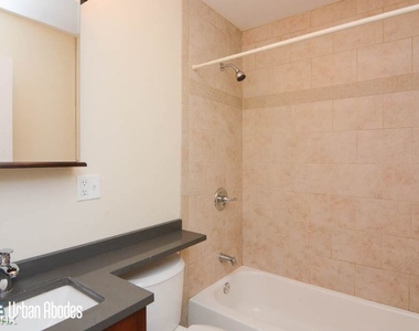 555 W Arlington Pl 402 - Photo Thumbnail 17