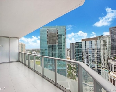 1300 Brickell Bay Dr - Photo Thumbnail 16